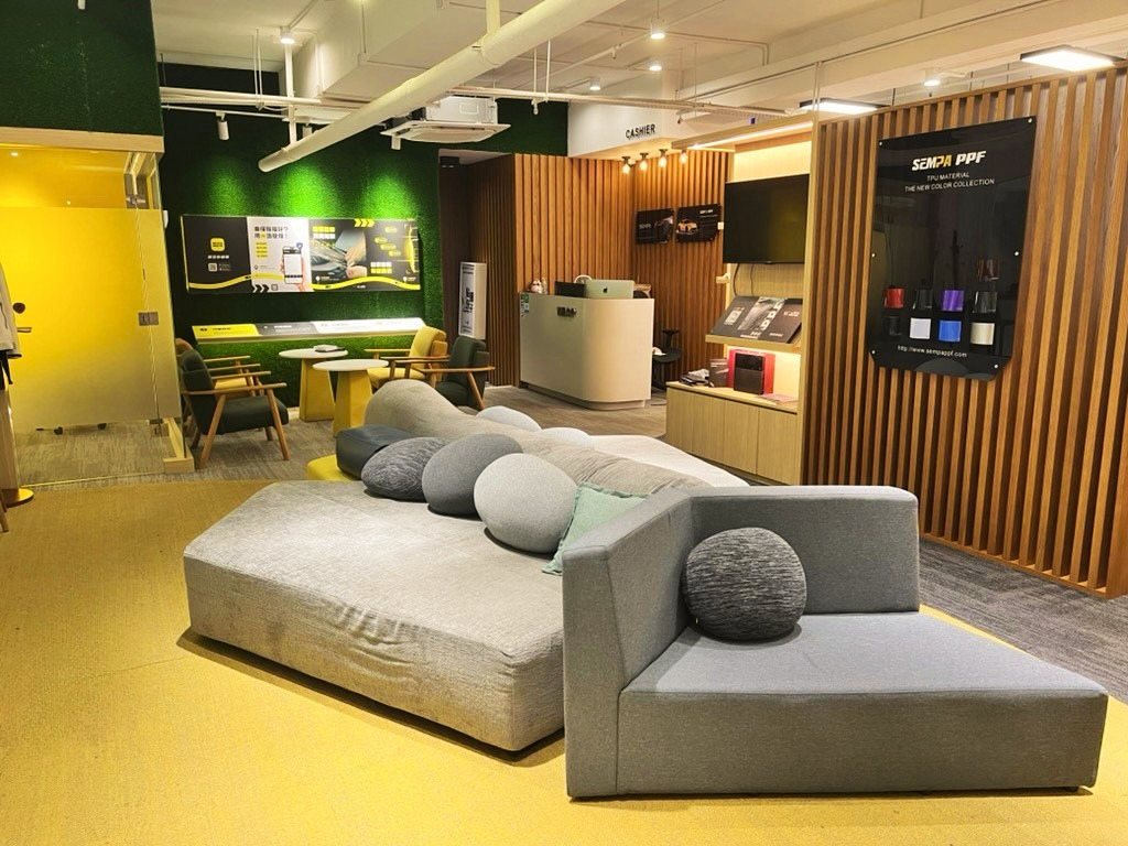 Customer lounge